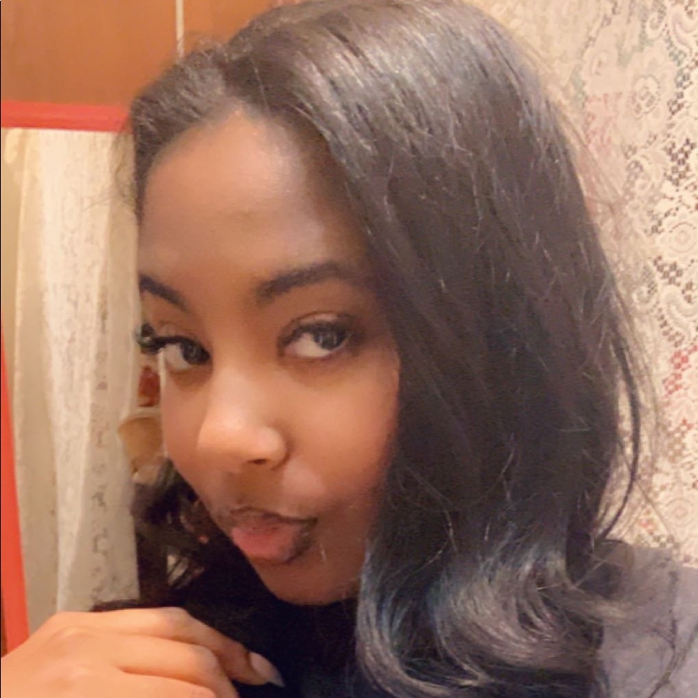 Meet your Posher, Celine
